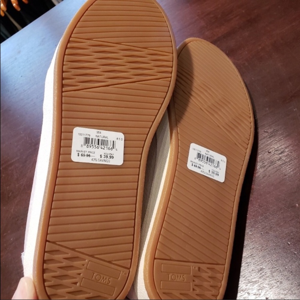 Cream Toms Men’s sneakers